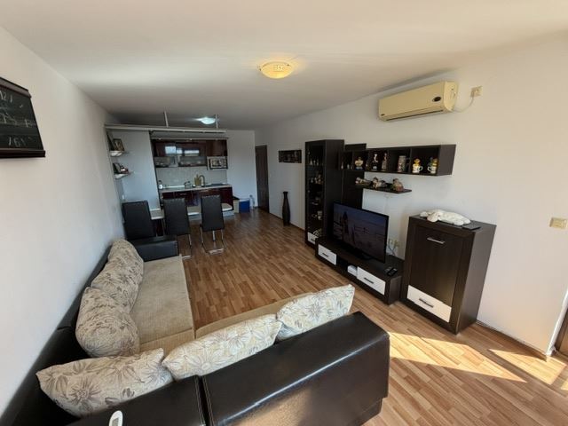 Sunny Beach: Spacious One-Bedroom Apartment with Pool View, 400 Metres from Cacao Beach