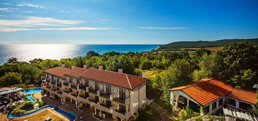 One-Bedroom Apartment on the First Line in Obzor – Seaside Comfort, SPA Facilities and Tranquility Surrounded by Greenery