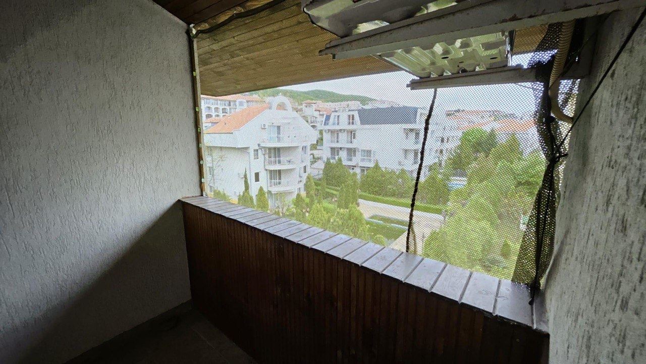 Spacious three-room apartment in Sveti Vlas – only 100 m from the beach and the marina