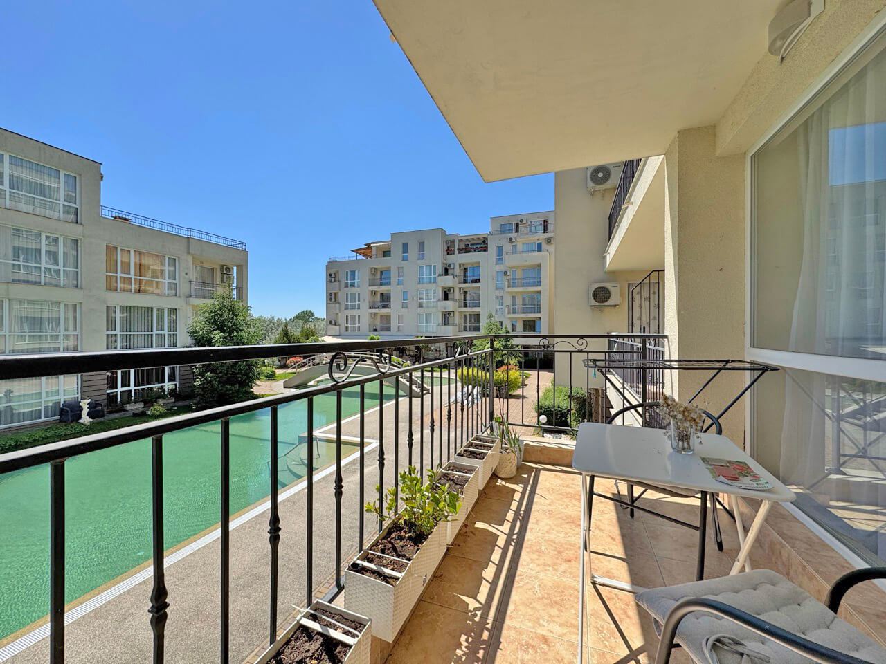 One-Bedroom Apartment in a Quiet and Green Complex in Sunny Beach