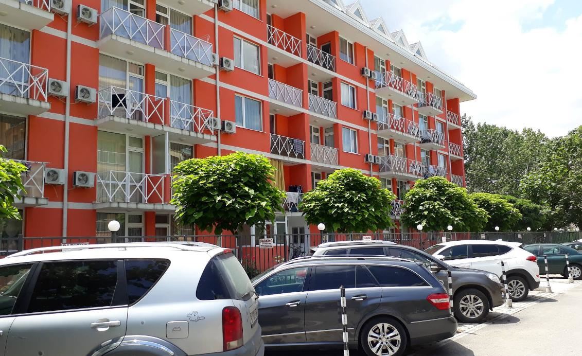 Cozy Apartment with One Bedroom in a Modern Complex 500 Metres from the Beach in Sunny Beach
