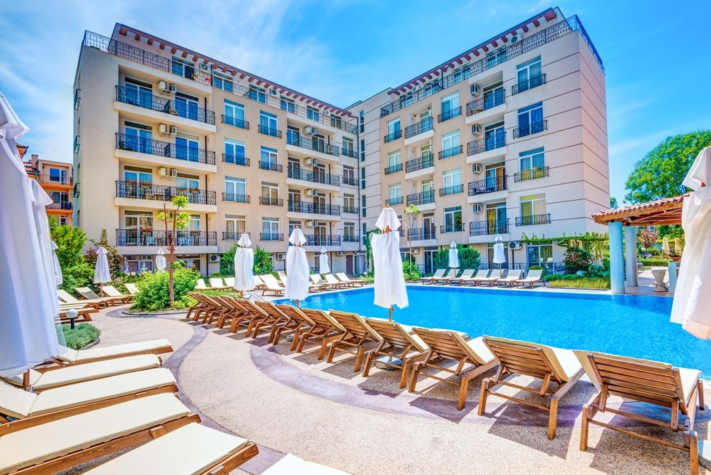Furnished studio with panoramic terrace and pool view in Sunny Beach – comfort and SPA amenities all year round