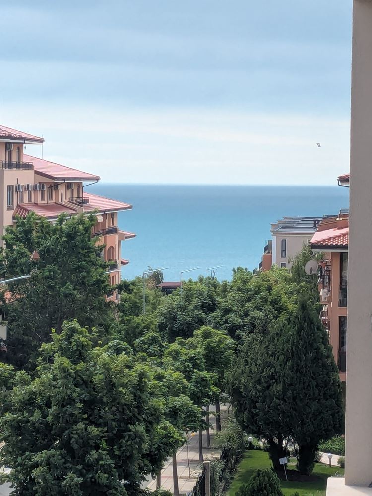 Studio with sea view in Sveti Vlas – comfort, tranquility, and nature in an impressive complex