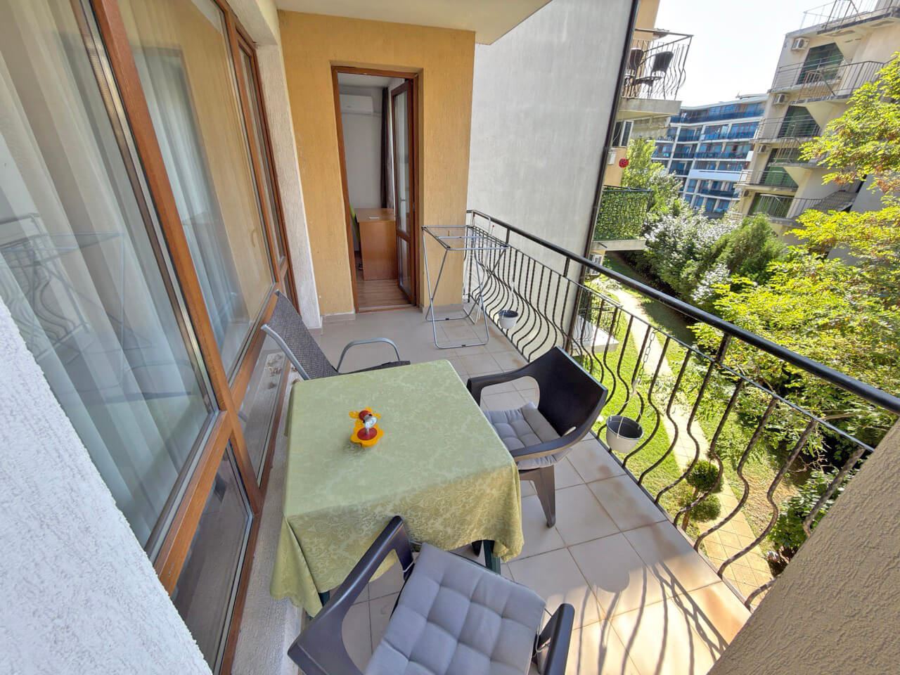 One-Bedroom Apartment with Quality Furnishings and a Swimming Pool in a Modern Complex in Sunny Beach