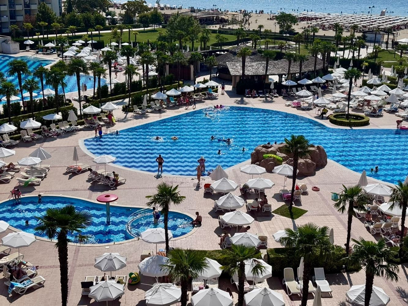Luxury Seaside Apartment with Panoramic View in a Prestigious Complex in Sunny Beach