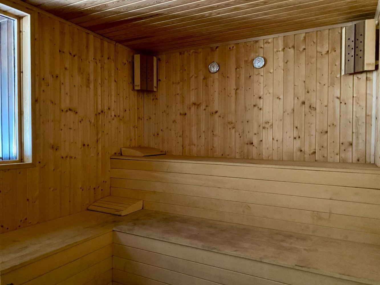 Spacious fully furnished studio with pool view in Sunny Beach – comfort, tranquility, and excellent investment