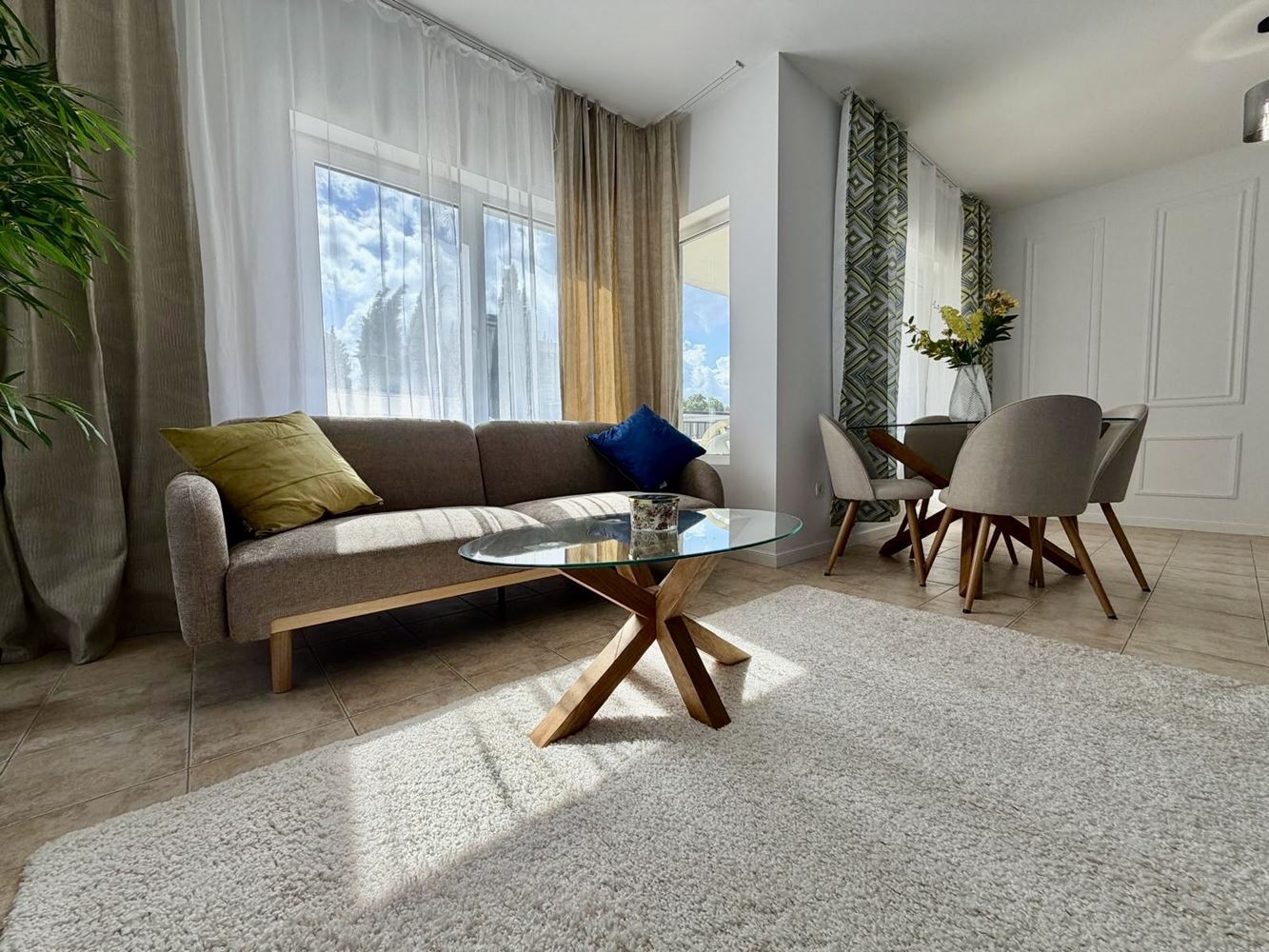 Stylish and Modernly Furnished One-Bedroom Apartment with Pool View in Sveti Vlas
