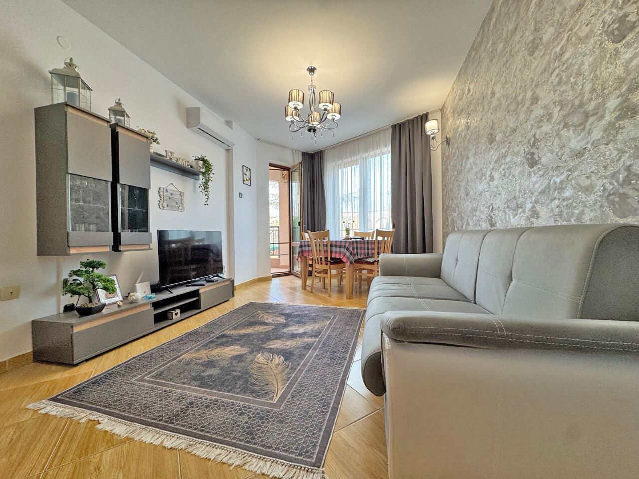Stylish one-bedroom apartment with pool view in Sunny Beach Resort