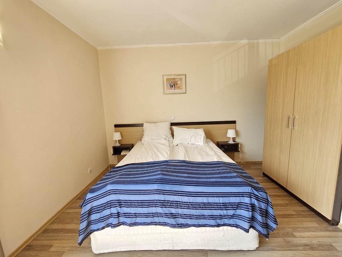 Luxury three-bedroom apartment on the beachfront in Obzor – panoramic sea and mountain views