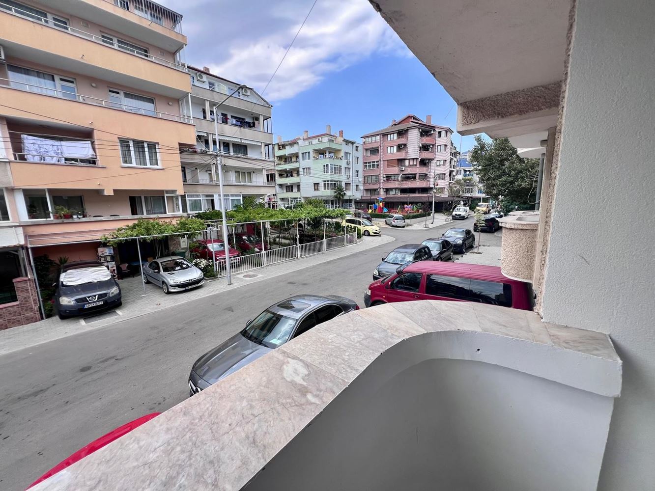 First-line sea property in Ravda – two-bedroom maisonette with sea view and private parking space