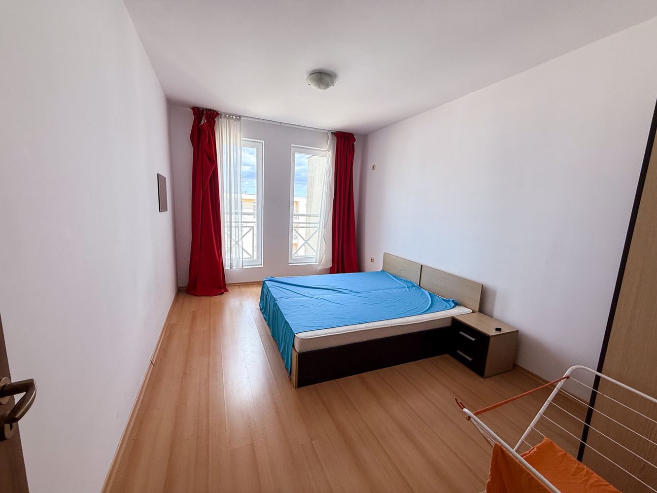 Three-room Apartment with Pool View in a Well-Maintained Complex near Sunny Beach