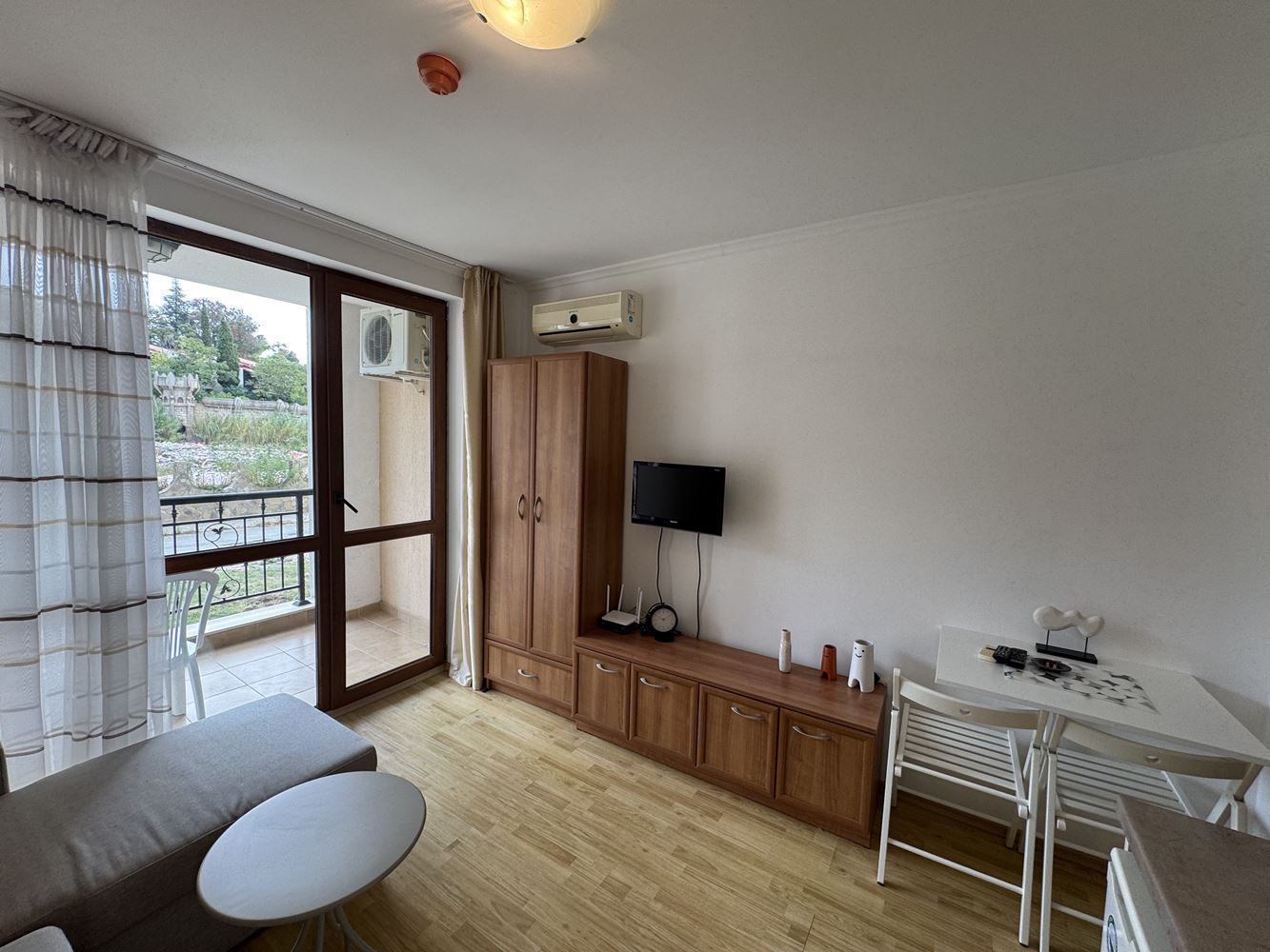 Cozy furnished studio in Elenite just steps from the sea