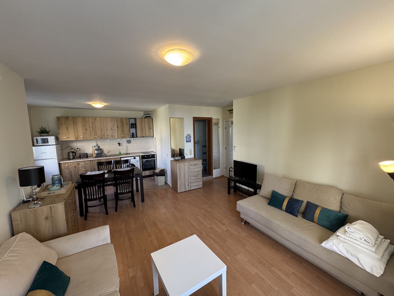 Spacious studio in Sveti Vlas with beautiful pool view – excellent investment by the sea