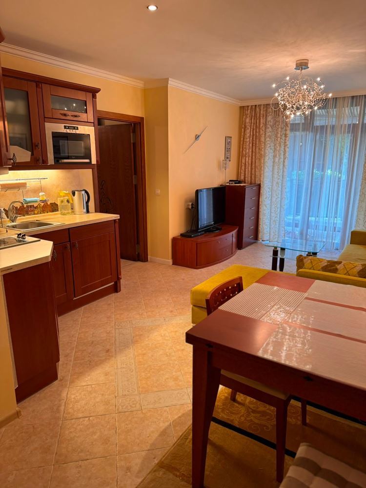 Three-room apartment with sea view surrounded by pine trees – luxury and tranquillity on the first line in Sozopol