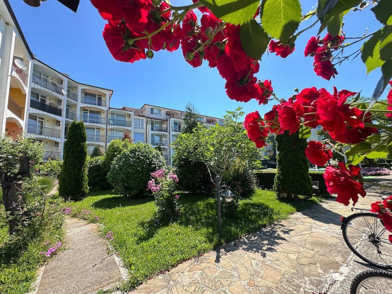 Cozy One-Bedroom Apartment in Ravda with Direct Access to the Pool Area