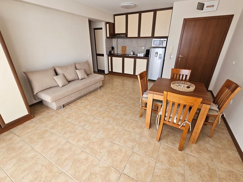 One-bedroom apartment with panoramic views and excellent location in Sunny Beach