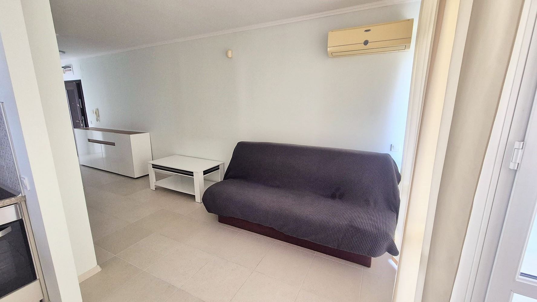 Stylish One-Bedroom Apartment with New Furnishings in the Cocoa Beach Area – Ready to Move In