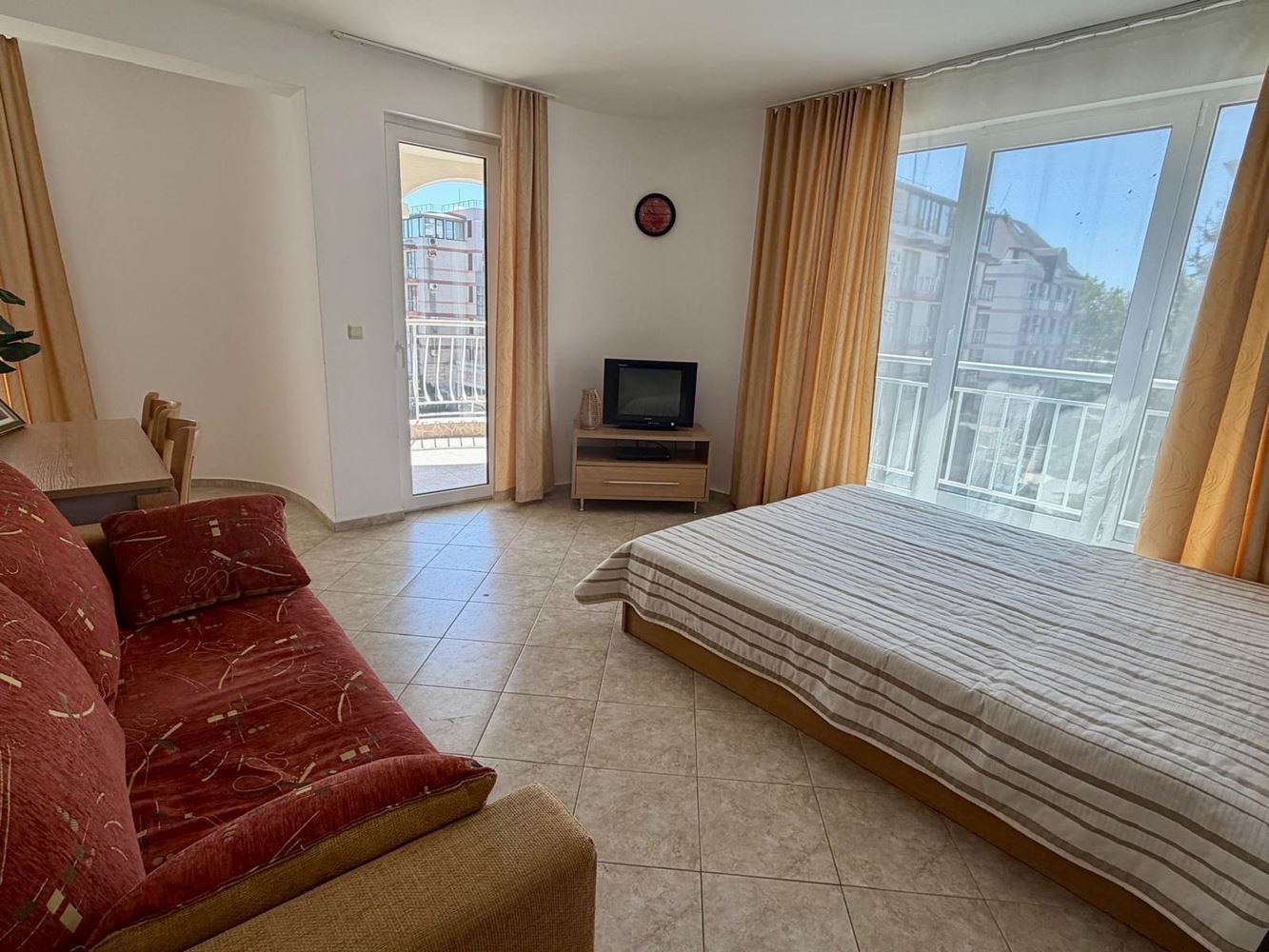 Spacious and fully furnished studio in a modern complex in Sunny Beach – an excellent property for living, holidays, and investment