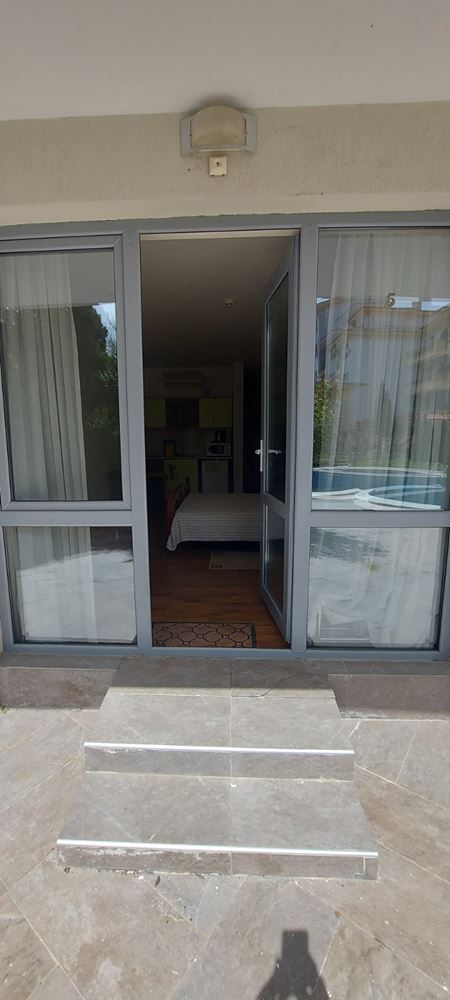 Studio with Direct Pool Access in Ravda – Comfort and a Seaside Atmosphere
