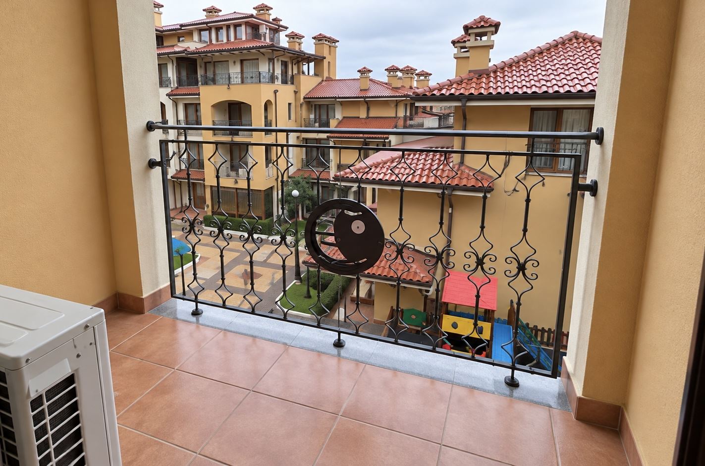 Sveti Vlas: Stylish South-Facing Studio in a Complex with a Swimming Pool and Act 16