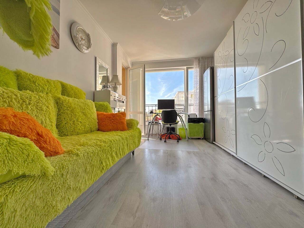 Spacious Furnished Studio in Sveti Vlas – 200 Metres from the Beach, with a Luxury SPA Centre and Excellent Amenities