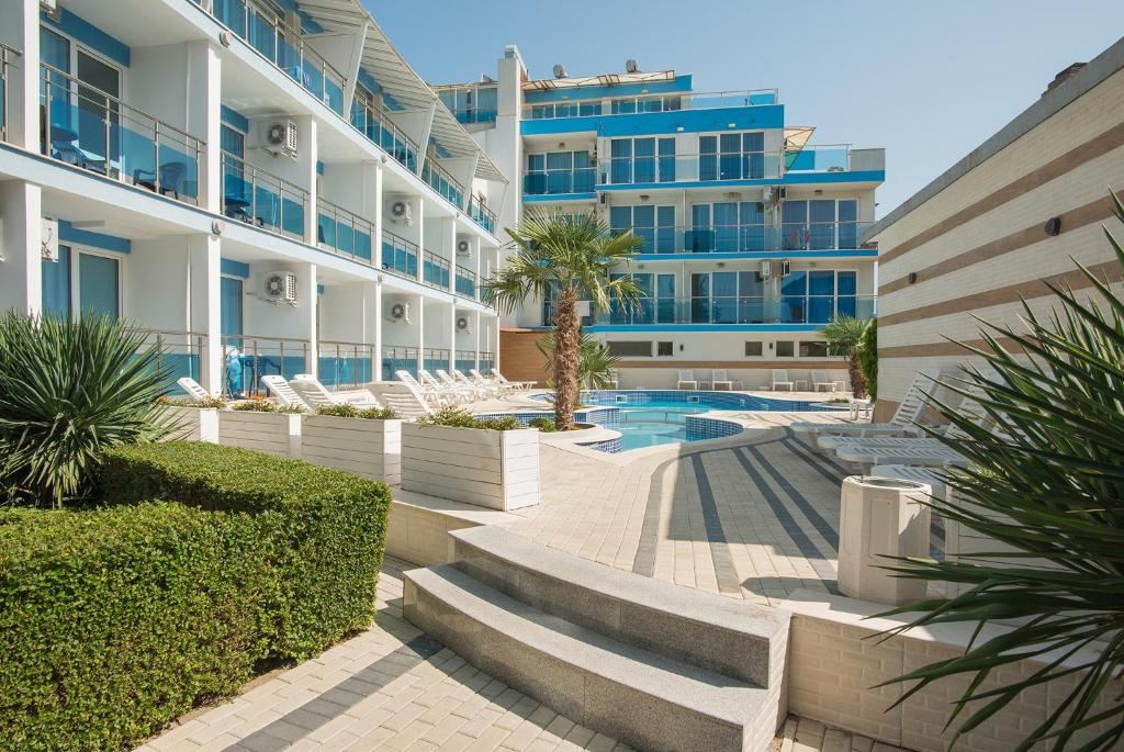 Cozy and Spacious Studio in Ahtopol – Ready for Use, Act 16 and Pool View