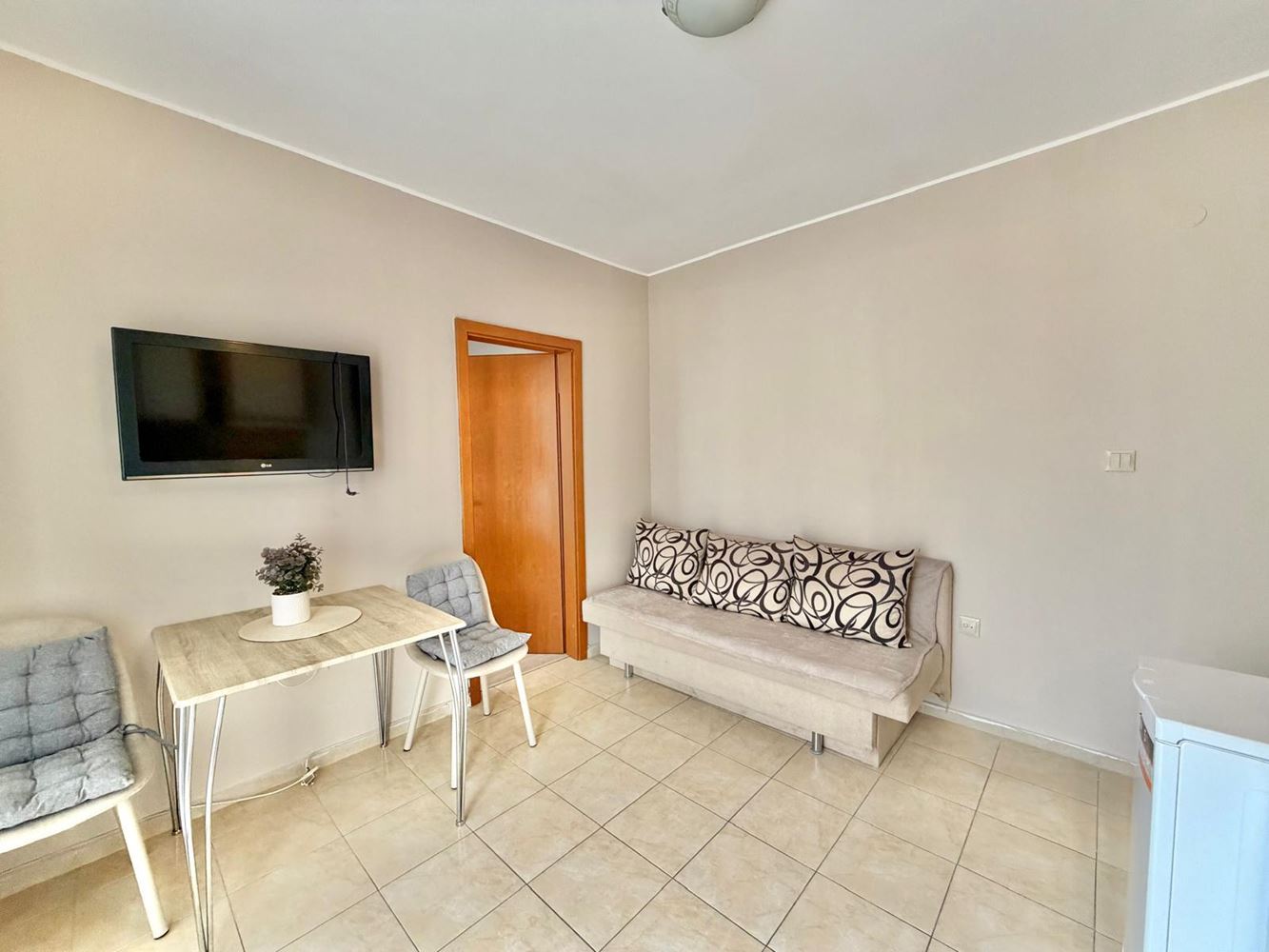 Cozy and stylishly furnished apartment in Sunny Beach with an excellent location