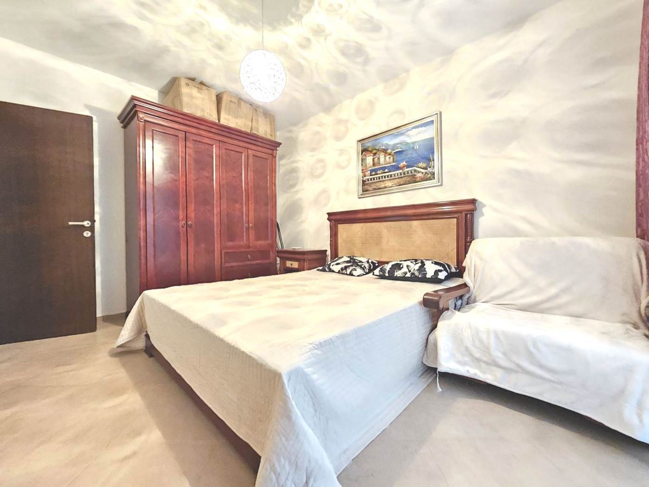 Three-room ground-floor apartment with direct access to the pool in a luxury complex in Sunny Beach
