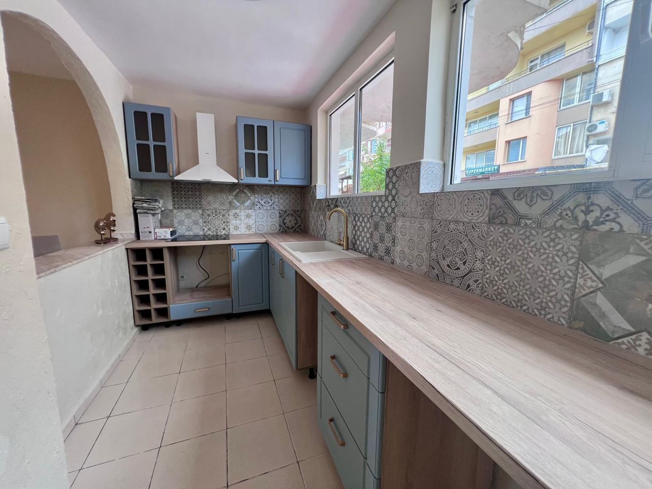 First-line sea property in Ravda – two-bedroom maisonette with sea view and private parking space