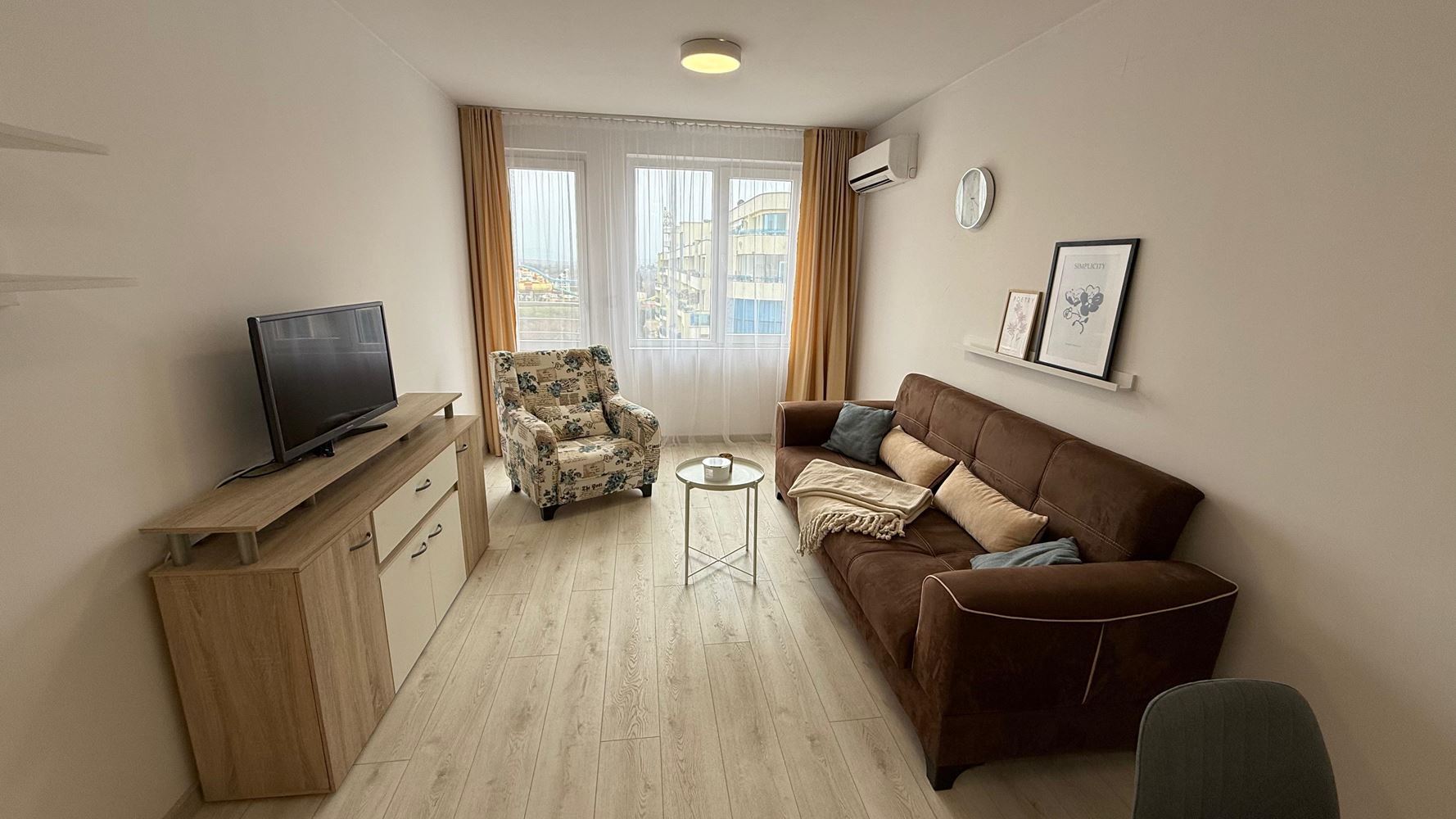 Spacious and Modern One-Bedroom Apartment with Full Amenities in Pomorie