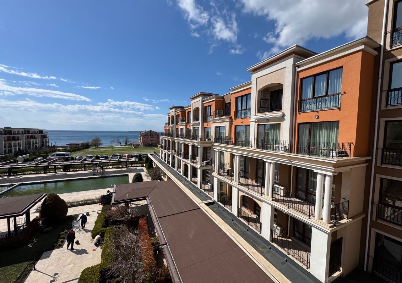 First-line studio with sea view in a luxury complex – fully furnished and ready to use