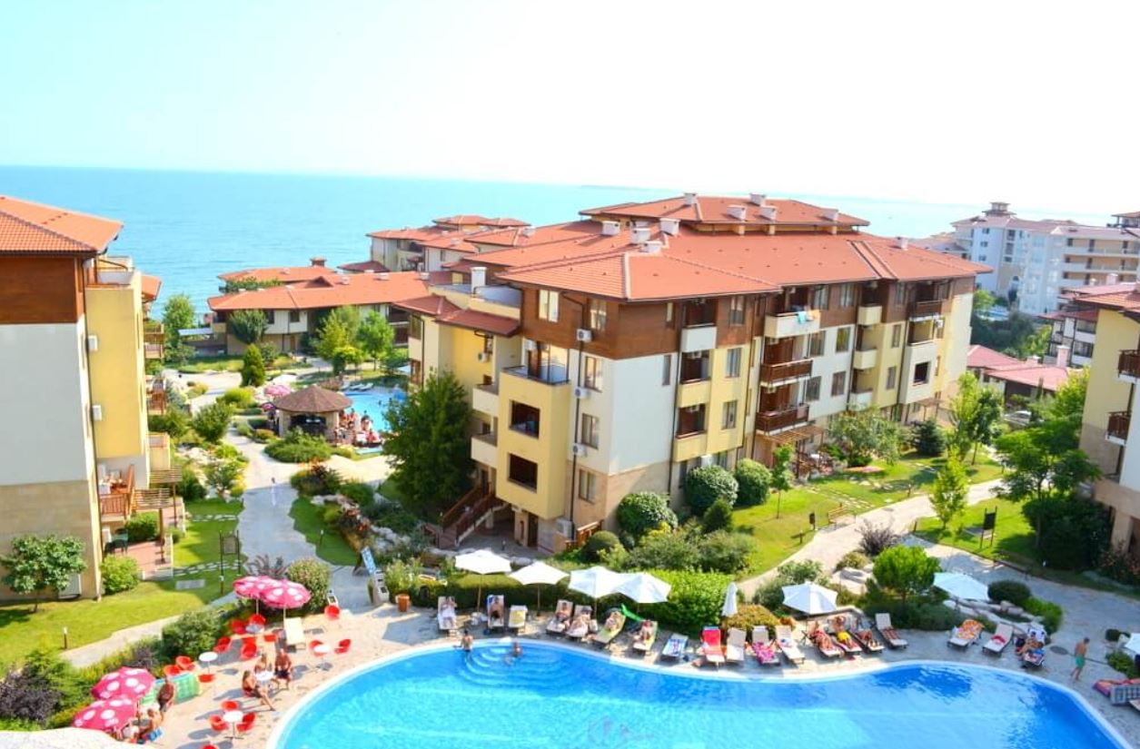 Studio on the First Sea Line in Sveti Vlas – Luxury Complex with Extensive Infrastructure and Sea View