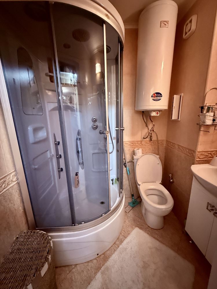First-Line Apartment in Sveti Vlas – Stylish Property Near the Beach and Marina Dinevi Yacht Port