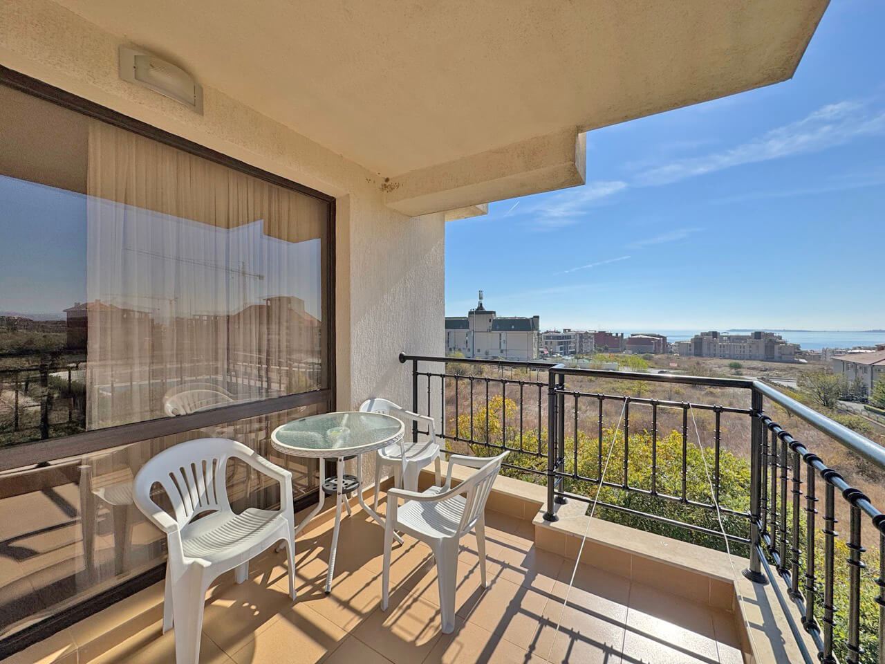 One-Bedroom Apartment with Sea View in Sveti Vlas – Luxury, Swimming Pools and SPA Facilities All Year Round
