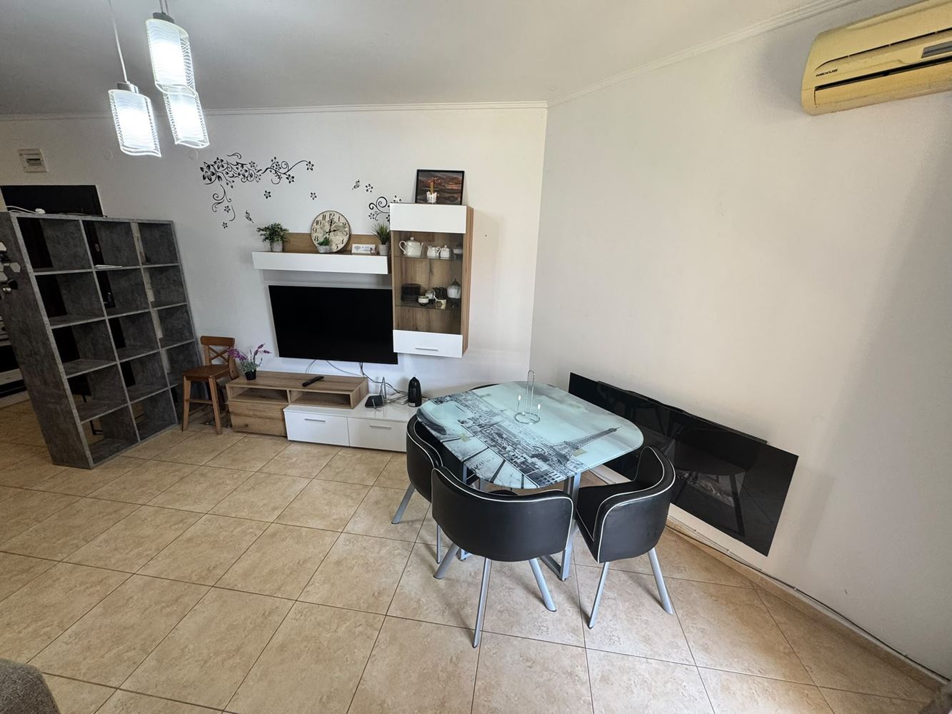 Spacious apartment with three bedrooms, its own atmosphere and excellent infrastructure in Nessebar