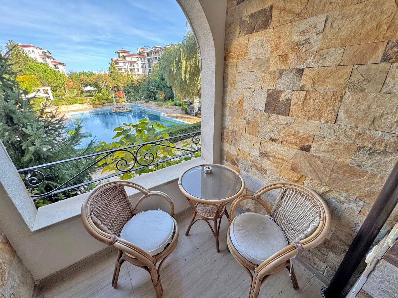 Luxury Two-Bedroom Apartment in an Exclusive Year-Round Complex in Nessebar