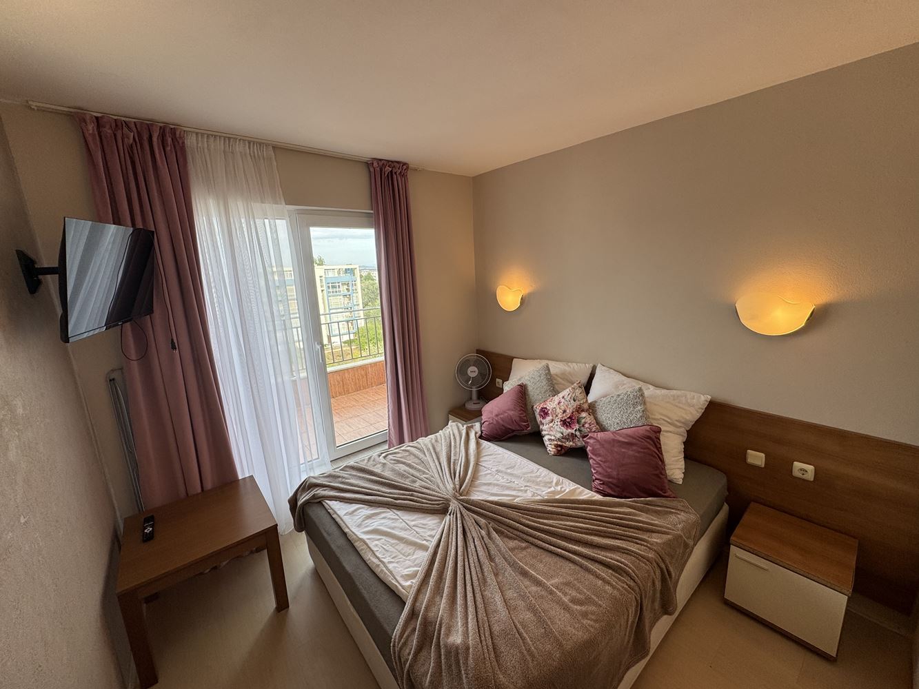 One-bedroom apartment with panoramic views in the heart of Sunny Beach