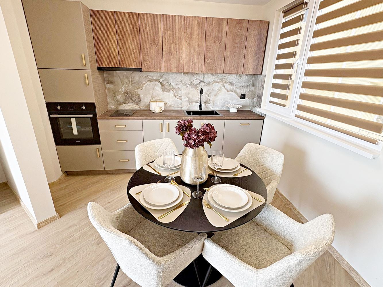 Two independent residential spaces with sea view in the center of Sveti Vlas – designer interior and private parking space