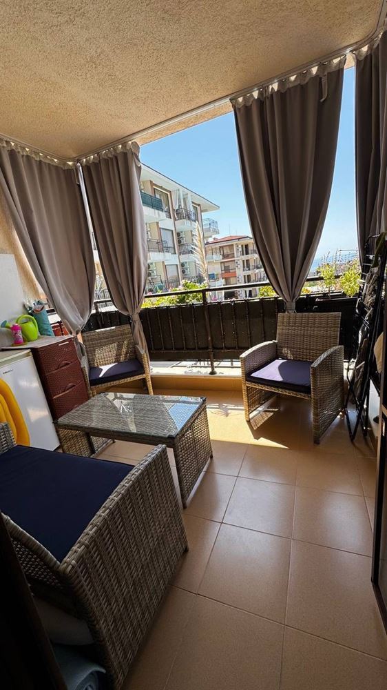 One-bedroom apartment in a prestigious complex with sea and greenery views