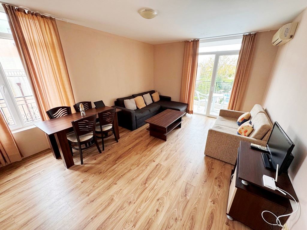 One-bedroom apartment with pool view in a prestigious complex in Sunny Beach