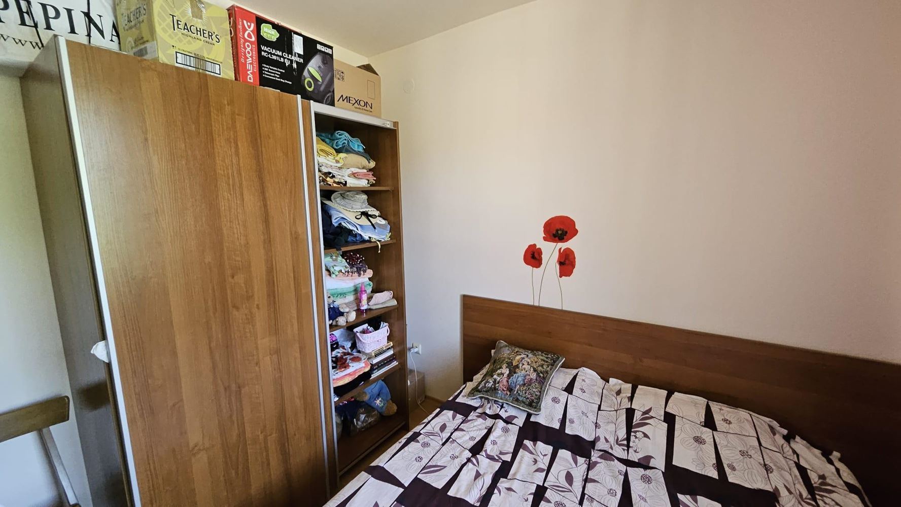 Sea panorama and comfort just 100 meters from the beach! Furnished one-bedroom apartment in a complex in Byala