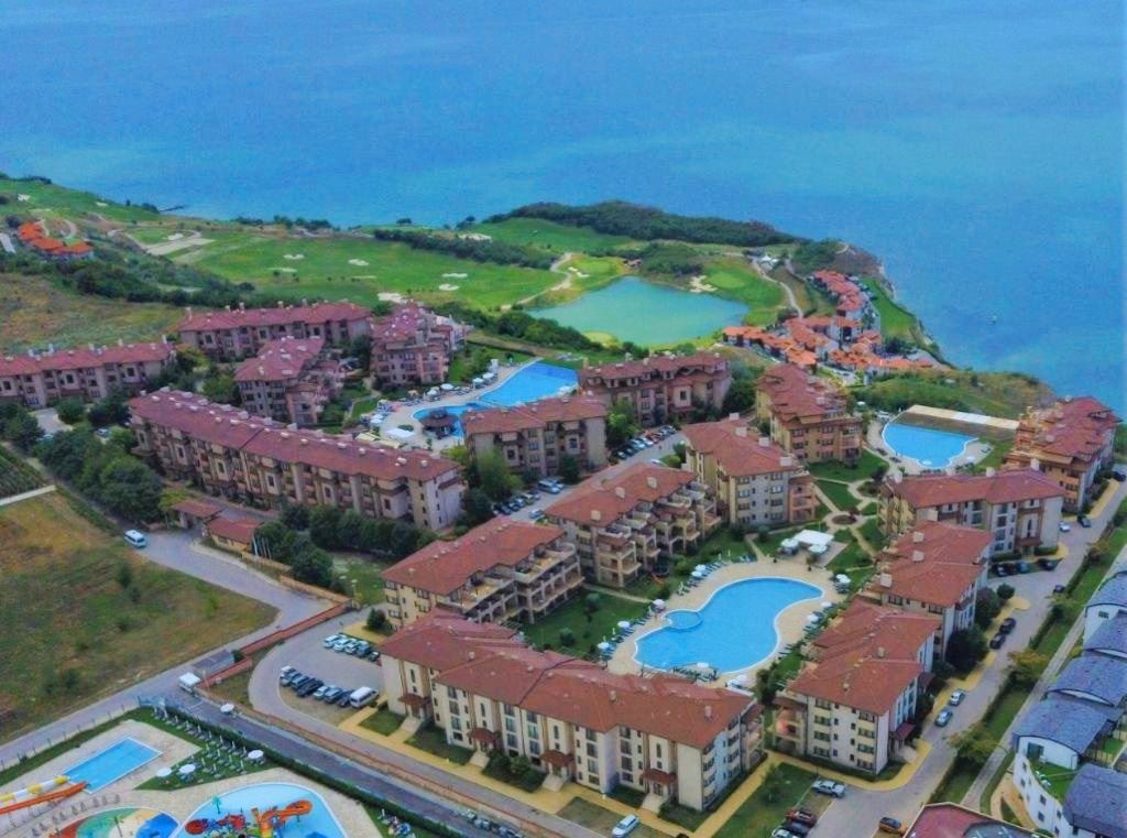 Spacious Furnished Two-Bedroom Apartment with Sea View near Balchik – Comfort Surrounded by Nature and the Golf Riviera