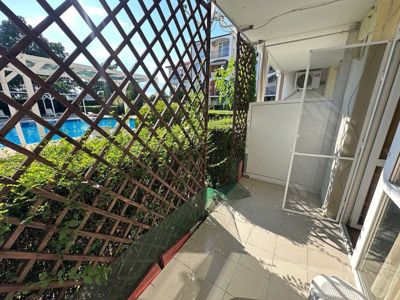 Cozy One-Bedroom Apartment in Ravda with Direct Access to the Pool Area