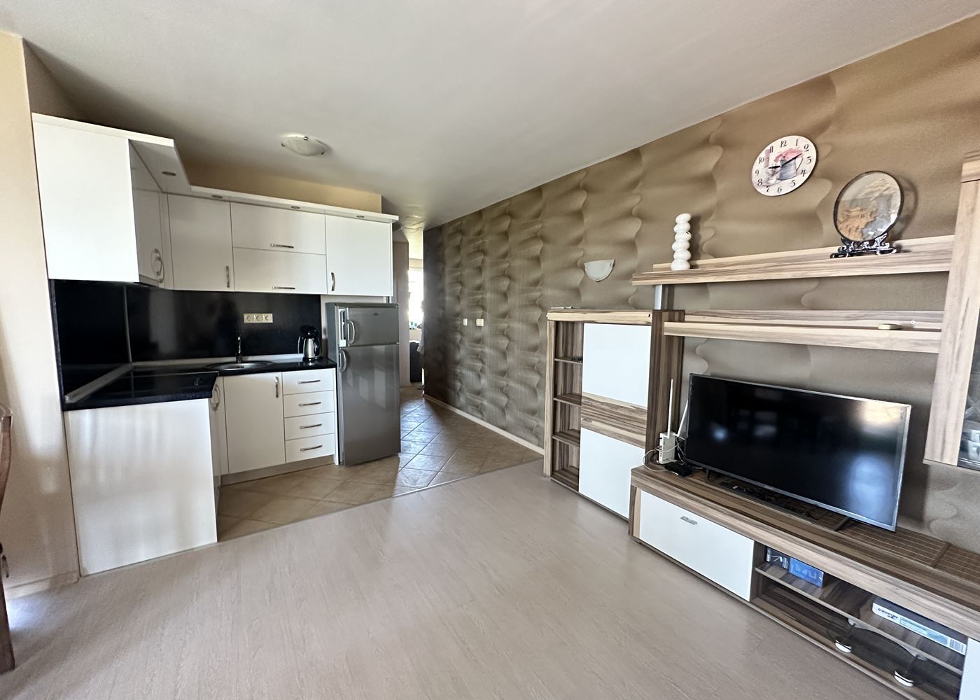 Spacious one-bedroom apartment with panoramic sea view in Chernomorets – a ready home by the sea