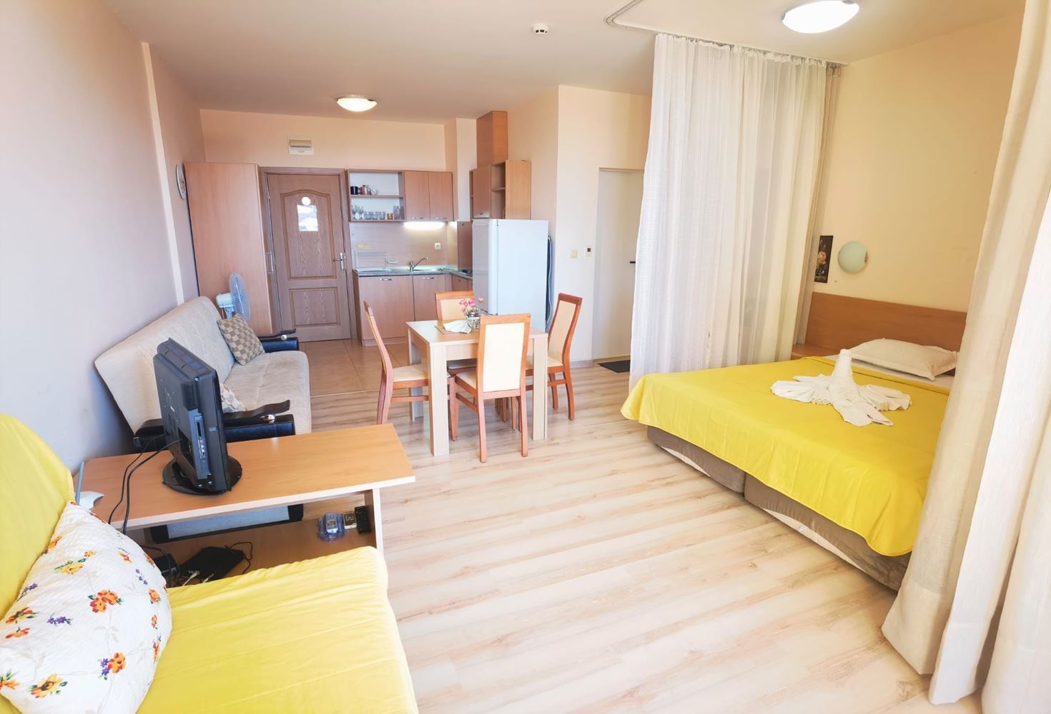 Investment with Potential: Spacious Studio with Year-Round Use in Sunny Beach