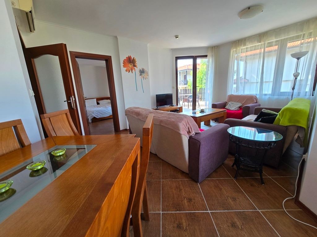 Spacious two-bedroom apartment in a modern complex with pools and excellent infrastructure – ready to move in or for investment
