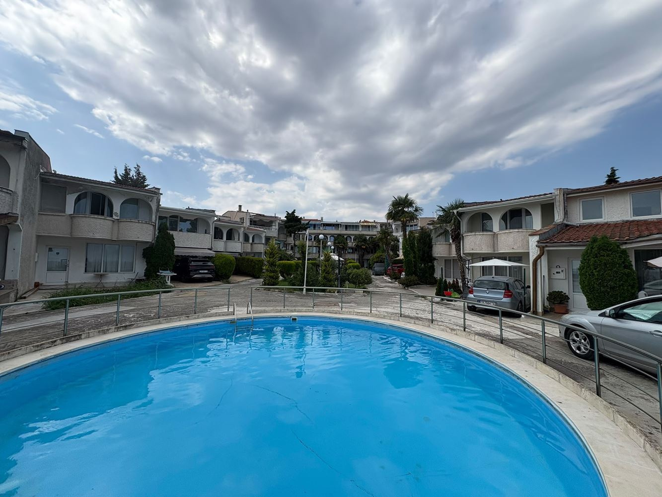 First-line sea property in Ravda – two-bedroom maisonette with sea view and private parking space