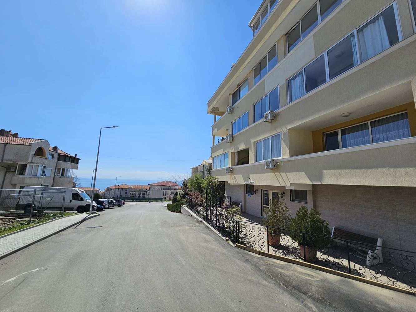 Studio with sea view in Sveti Vlas – with parking space and no maintenance fee
