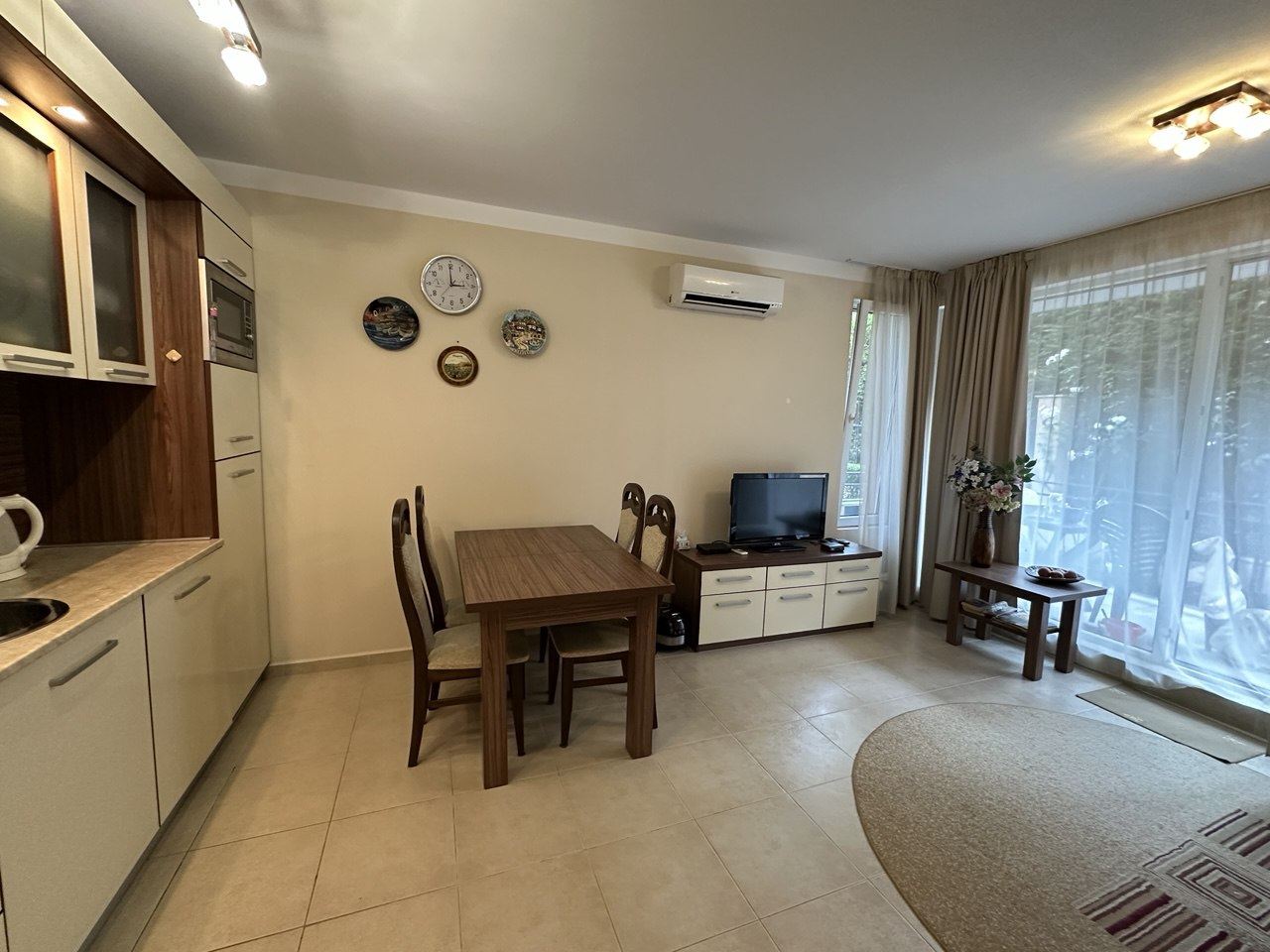 One-Bedroom Apartment with a Beautiful View in Pomorie – A Cozy Home by the Coast