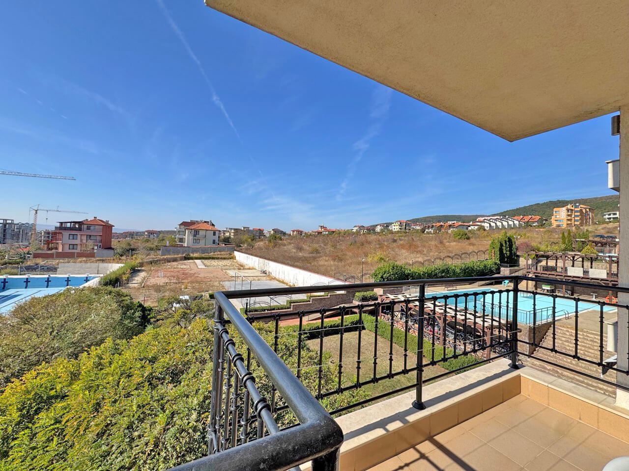 One-Bedroom Apartment with Sea View in Sveti Vlas – Luxury, Swimming Pools and SPA Facilities All Year Round